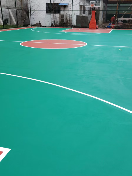 随县 球场长期使用易出现地面开裂